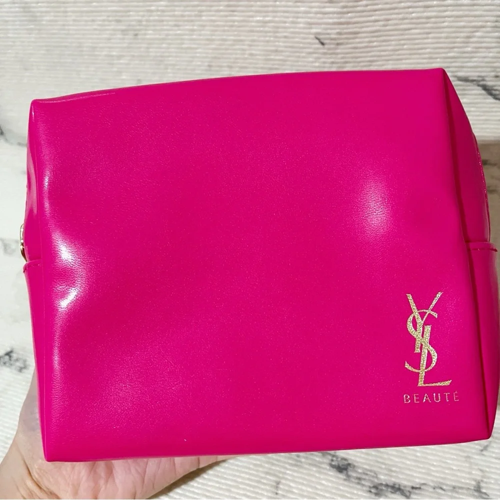 YSL Beauty Pink Heart Necklace & Pouch (Pendant is the Zipper Pull) - Picture 13 of 17